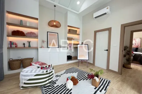 Casa de 3 dormitorios en Pattaya, Tailandia № 211807 - foto 12