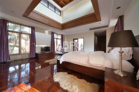 Casa de 4 dormitorios en Pattaya, Tailandia № 211806 - foto 14