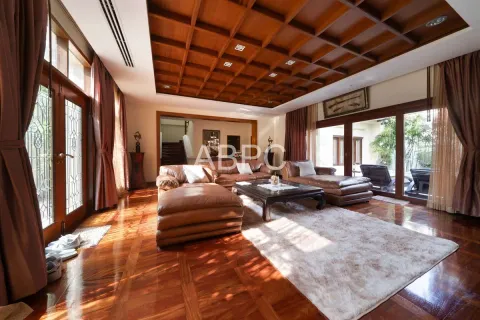 Casa de 4 dormitorios en Pattaya, Tailandia № 211806 - foto 8