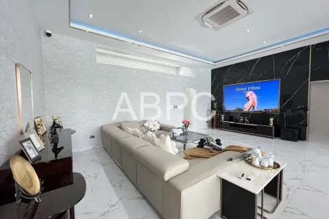 Casa de 4 dormitorios en Pattaya, Tailandia № 211811 - foto 19