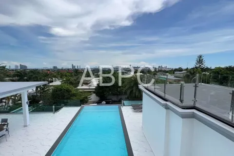 Casa de 4 dormitorios en Pattaya, Tailandia № 211811 - foto 9