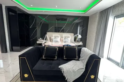 Casa de 4 dormitorios en Pattaya, Tailandia № 211811 - foto 17