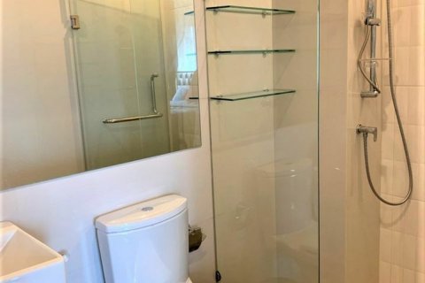 Studio dans le Condo à Huai Khwang, Bangkok, Thaïlande  № 156572 - photo 5