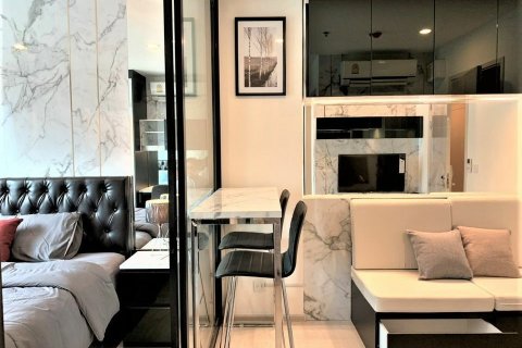 Studio dans le Condo à Huai Khwang, Bangkok, Thaïlande  № 156572 - photo 7