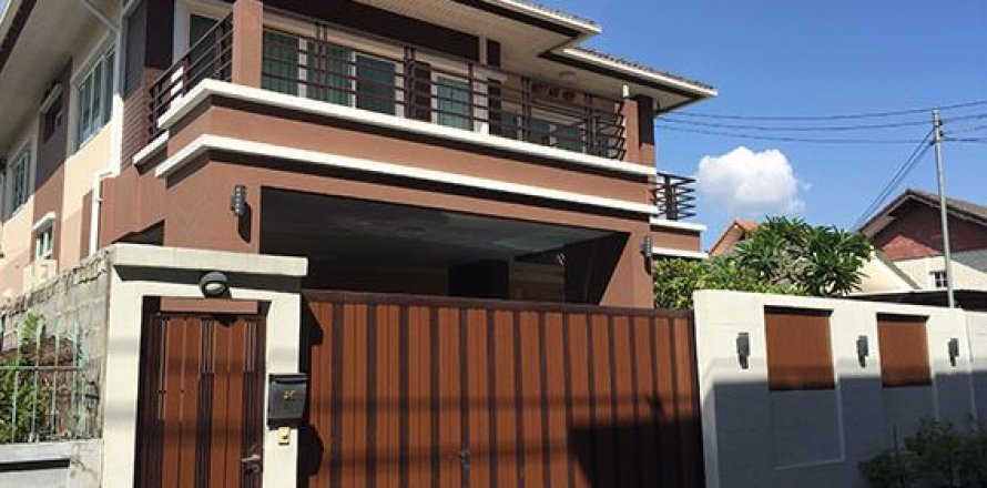 Maison à Lat Phrao, Bangkok, Thaïlande 3 chambres № 156576