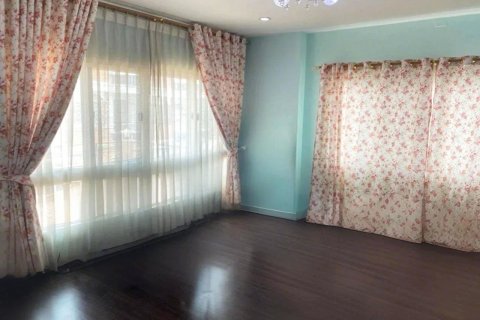 Maison à Lat Phrao, Bangkok, Thaïlande 3 chambres № 156576 - photo 10