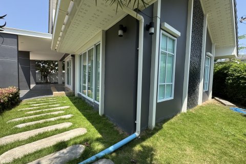 Maison à Udon Thani, Thaïlande 4 chambres № 170677 - photo 27