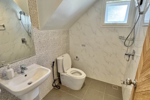 Maison à Udon Thani, Thaïlande 4 chambres № 170677 - photo 10