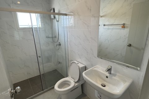 Maison à Udon Thani, Thaïlande 4 chambres № 170677 - photo 11