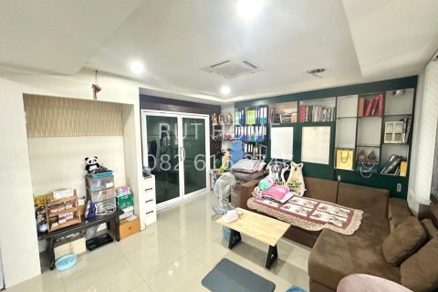 Таунхаус в Нонтхабури, Таиланд с 4 спальнями № 170681 - фото 11