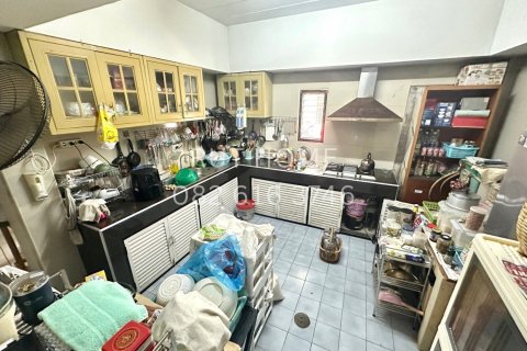 Таунхаус в Нонтхабури, Таиланд с 4 спальнями № 170681 - фото 17