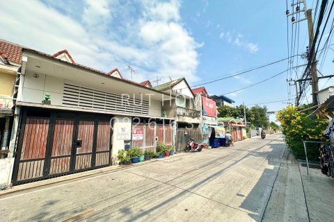 Таунхаус в Нонтхабури, Таиланд с 4 спальнями № 170681 - фото 16