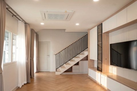 Maison à Pak Kret, Thaïlande 3 chambres № 170682 - photo 5