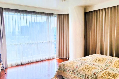 Studio in the Condo in Watthana, Bangkok, Thailand  № 161688 - photo 9