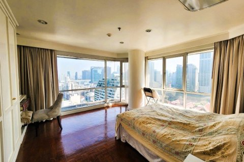 Studio in the Condo in Watthana, Bangkok, Thailand  № 161688 - photo 2