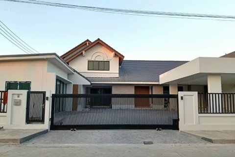 Maison à Pathum Thani, Thaïlande 4 chambres № 161687
