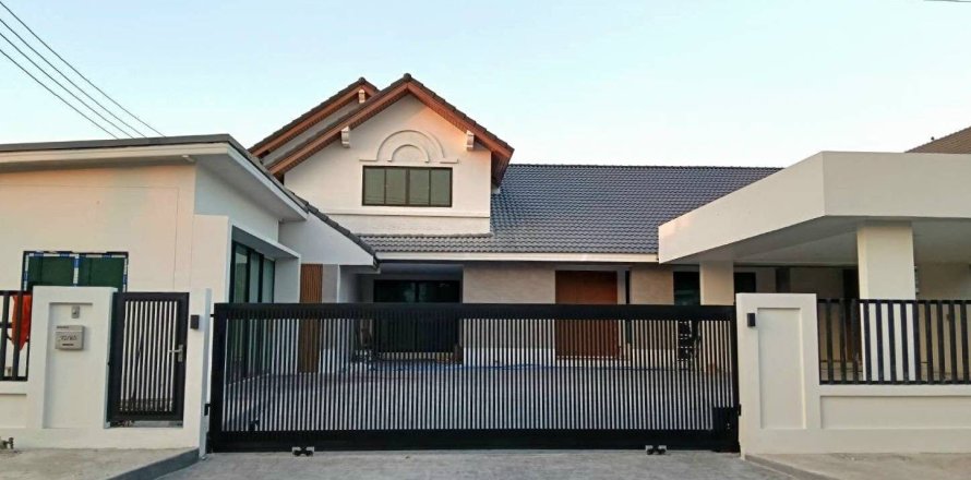 Maison à Pathum Thani, Thaïlande 4 chambres № 161687