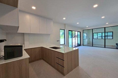 Maison à Pathum Thani, Thaïlande 4 chambres № 161687 - photo 4