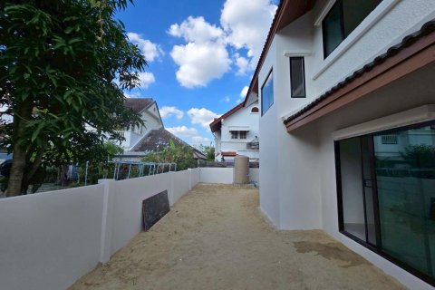 Maison à Pathum Thani, Thaïlande 4 chambres № 161687 - photo 7