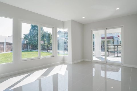House in Sai Mai, Bangkok, Thailand 4 bedrooms № 161685 - photo 2