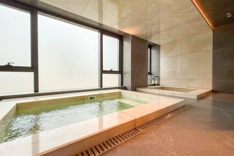 Condo in Bangkok, Thailand, 4 bedrooms  № 180423 - photo 17