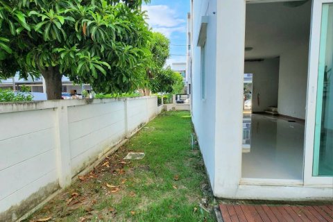 Townhouse in Bang Khen, Bangkok, Thailand 3 bedrooms № 141240 - photo 11