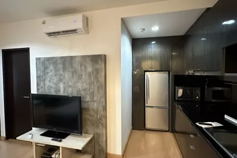 Studio in the Condo in Khlong Toei, Bangkok, Thailand № 141242 - photo 2