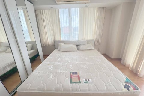 Condo in Khlong Toei, Bangkok, Thailand, 2 bedrooms  № 141244 - photo 15