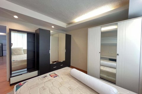 Condo in Khlong Toei, Bangkok, Thailand, 2 bedrooms  № 141244 - photo 7