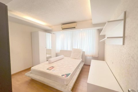 Condo in Khlong Toei, Bangkok, Thailand, 2 bedrooms  № 141244 - photo 17