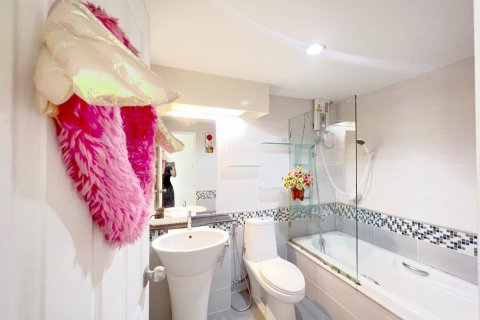 Condo in Khlong Toei, Bangkok, Thailand, 2 bedrooms  № 141244 - photo 14