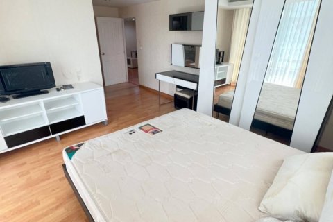 Condo in Khlong Toei, Bangkok, Thailand, 2 bedrooms  № 141244 - photo 9