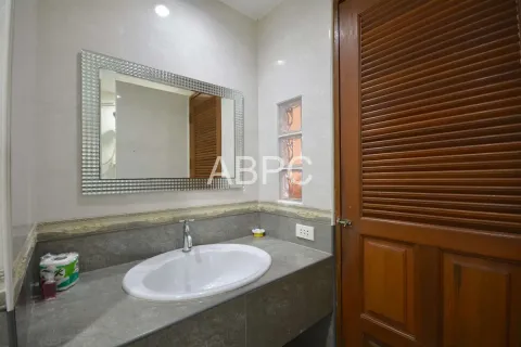 Condominio de 2 dormitorios en Jomtien Beach, Pattaya, Tailandia № 211755 - foto 11