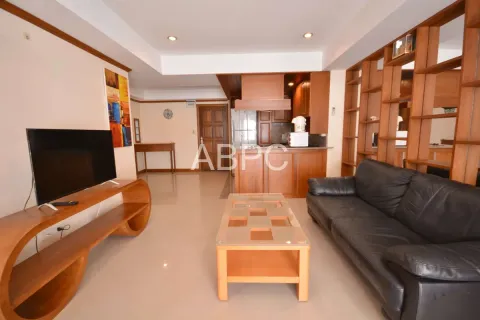 Condominio de 2 dormitorios en Jomtien Beach, Pattaya, Tailandia № 211755 - foto 2