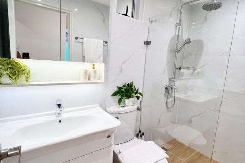 Condo in Bangkok, Thailand, 3 bedrooms  № 157761 - photo 15