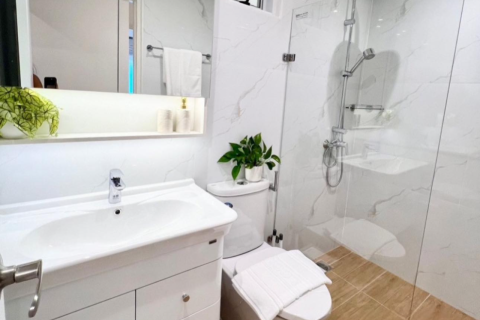 Condo in Bangkok, Thailand, 3 bedrooms  № 157761 - photo 8