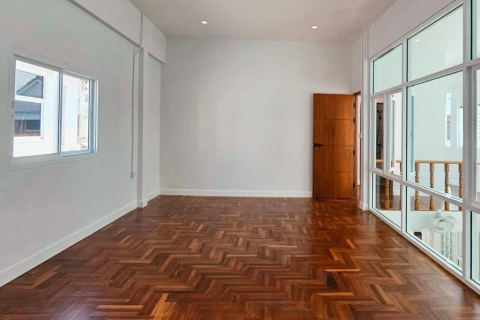 House in Bangkok, Thailand 3 bedrooms № 157762 - photo 28