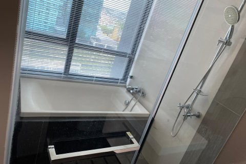 Кондоминиум с 2 спальнями в Бангкоке, Таиланд № 157759 - фото 11