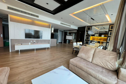 Condo in Bangkok, Thailand, 3 bedrooms  № 157763