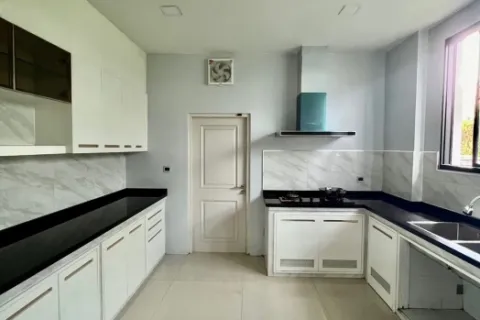 Haus in Prawet, Bangkok, Thailand 5 Schlafzimmer № 216193 - Foto 3