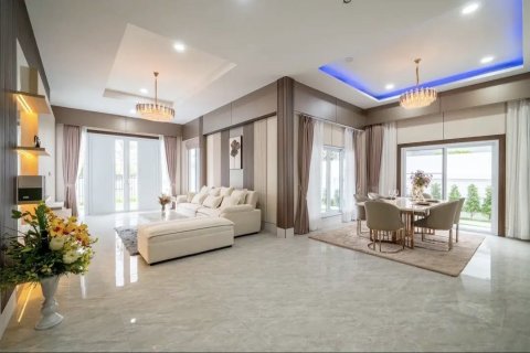 Вилла в Паттайе, Таиланд с 3 спальнями  № 171644 - фото 18