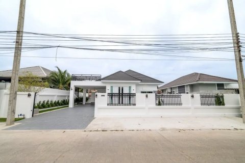 Вилла в Паттайе, Таиланд с 3 спальнями  № 171644 - фото 2