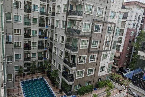 Studio dans le Condo à Huai Khwang, Bangkok, Thaïlande № 157125 - photo 8