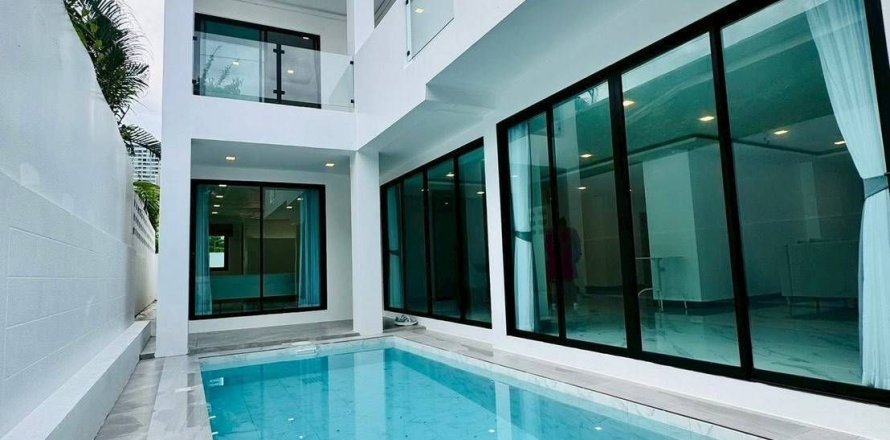 Вилла в Паттайе, Таиланд с 5 спальнями  № 157124