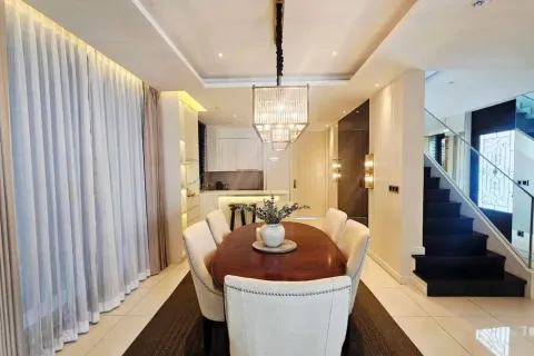 Casa de 4 dormitorios en Pattaya, Tailandia № 212243 - foto 9