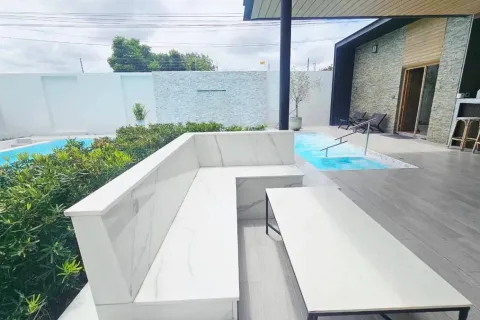 Casa de 4 dormitorios en Pattaya, Tailandia № 212243 - foto 16