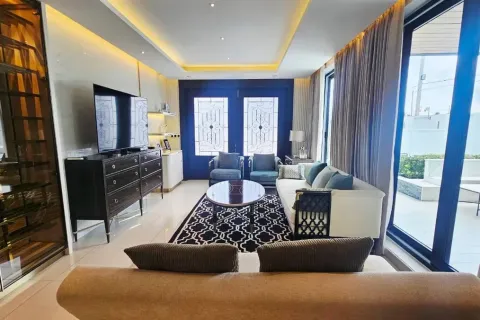 Casa de 4 dormitorios en Pattaya, Tailandia № 212243 - foto 3