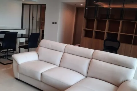 Condo in Watthana, Bangkok, Thailand, 2 bedrooms  № 215314