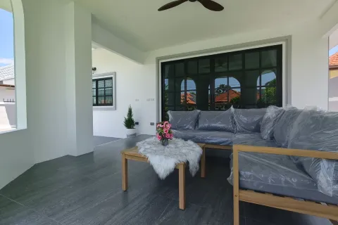 Casa de 4 dormitorios en Pattaya, Tailandia № 212327 - foto 7
