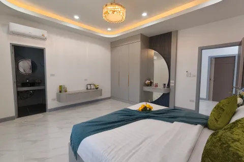 Casa de 4 dormitorios en Pattaya, Tailandia № 212327 - foto 17